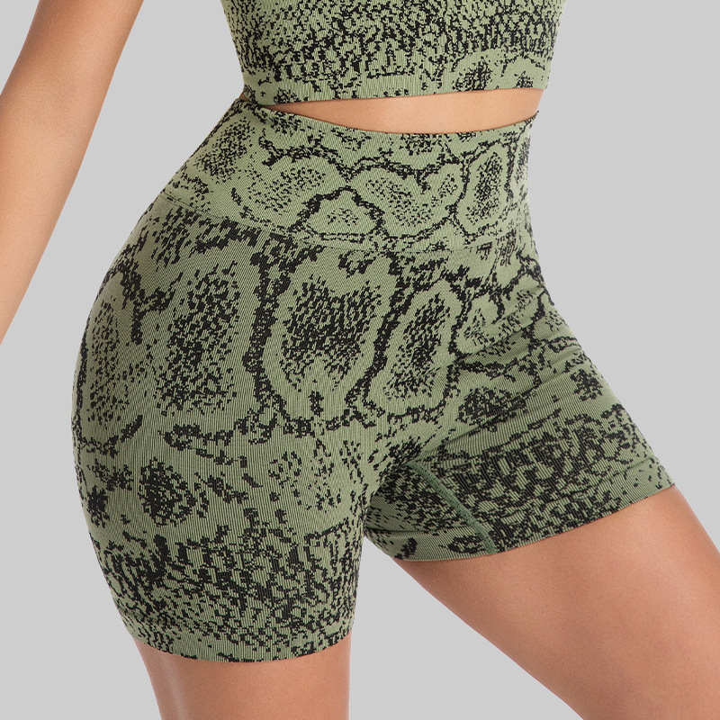El nuevo traje deportivo de yoga con patrón de serpiente transfronterizo lleva un traje de yoga sexy para levantar las caderas fuera de la carrera, un traje de yoga con cintura alta y elasticidad de dos piezas. image 16