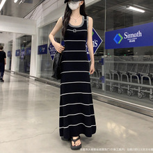 时尚小香黑白条纹撞色钩花气质收腰显瘦连衣裙2025夏季新款长裙