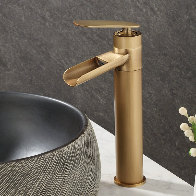 Антикварный медный смеситель с водопадом, горячая и холодная раковина для ванной комнаты, умывальник, ретро уличная одинарная холодная раковина