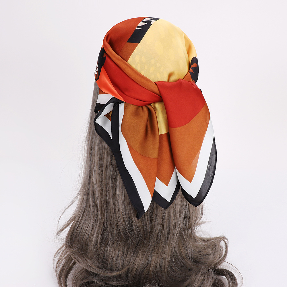 2023 Primavera/Estate Sciarpa di Seta Imitazione di Seta Sciarpa Quadrata da Donna Tie Wrap Capelli B Geometrica Rotonda Stampa Chiffon_voghion.com