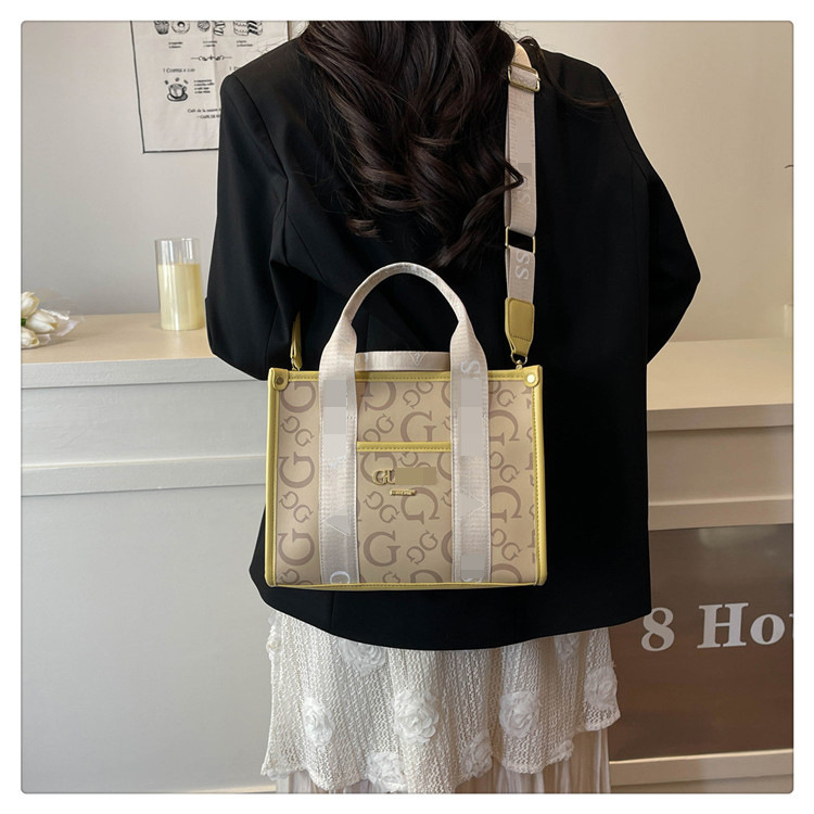 Bolso bandolera con letras de comercio exterior transfronterizo para mujer 2025 nueva tendencia de moda bolso de mensajero portátil impreso