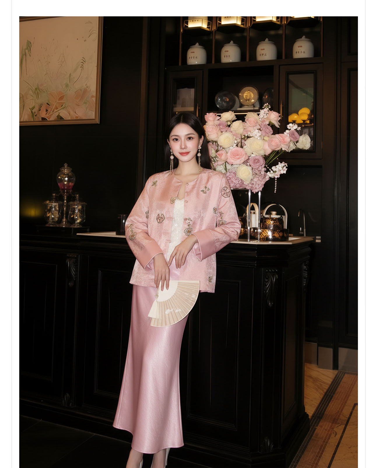Áo khoác nữ tay ngắn họa tiết thêu quả hồ lô phong cách tân cổ điển Trung Hoa — màu vàng, màu hồng chi tiết 12