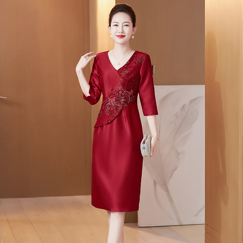 22年秋装新品妈妈装高贵婚宴礼服连衣裙喜婆婆中老年时尚连衣裙春