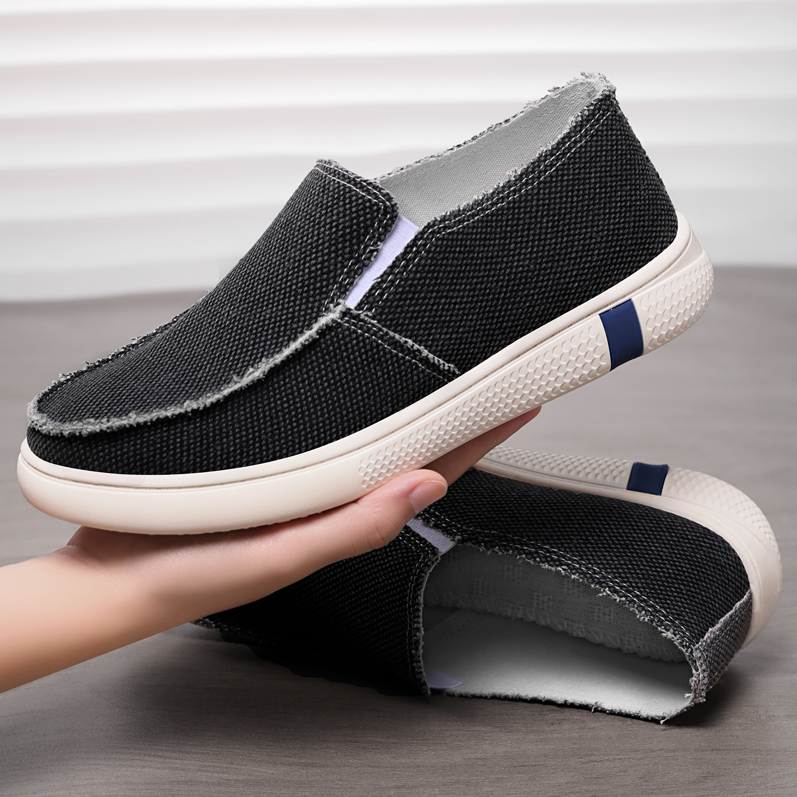 Zapatos de hombre de primavera zapatos de tela de tamaño grande zapatos de hombre zapatos ligeros con suela suave cómodos zapatos casuales superficiales zapatos de skate