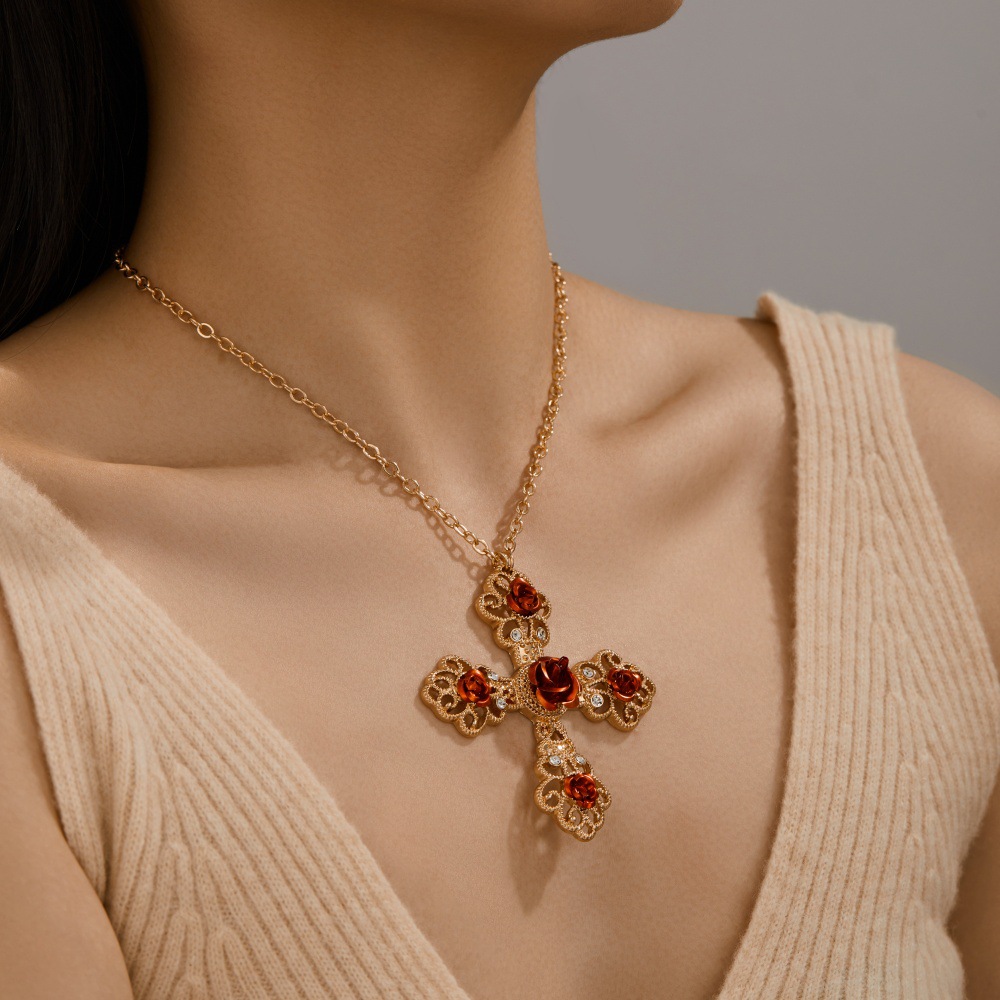 retro golden sophisticated pendant