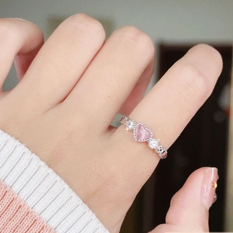 愛は猫の目の石の指輪の女性の金の甘くてかわいいinsの大衆の設計感をまねて軽くて豪華な指輪を調節することができます。|undefined