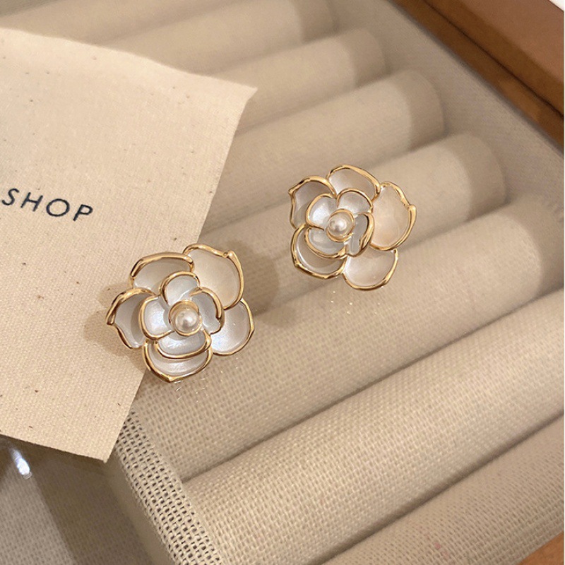 기름이 뚝뚝 떨어지는 꽃