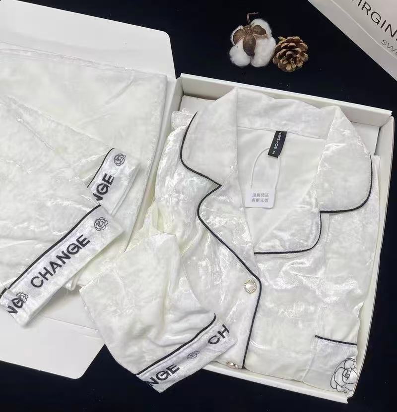 5008 # 클래식 화이트 티 - 여성용