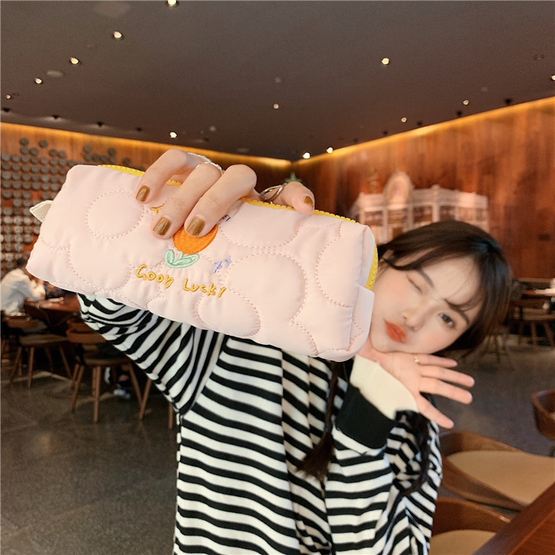 【 In Stock 】112155 Embroidered Tulip Pen Case, Girlish student Stationery Storage Bag, Fabric Makeup Bag undefined