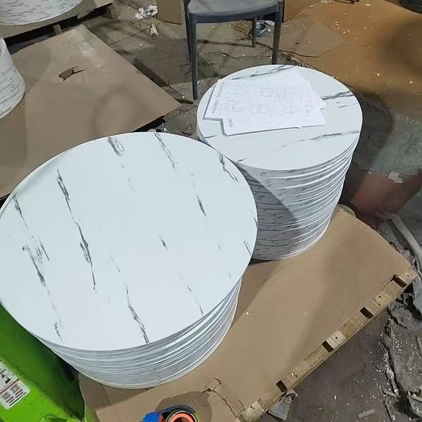 Mesa de centro Mesa de centro nórdica de alta calidad, mesa de centro de placa redonda de madera, sala de estar de estilo antiguo, mesa de centro de combinación minimalista italiana