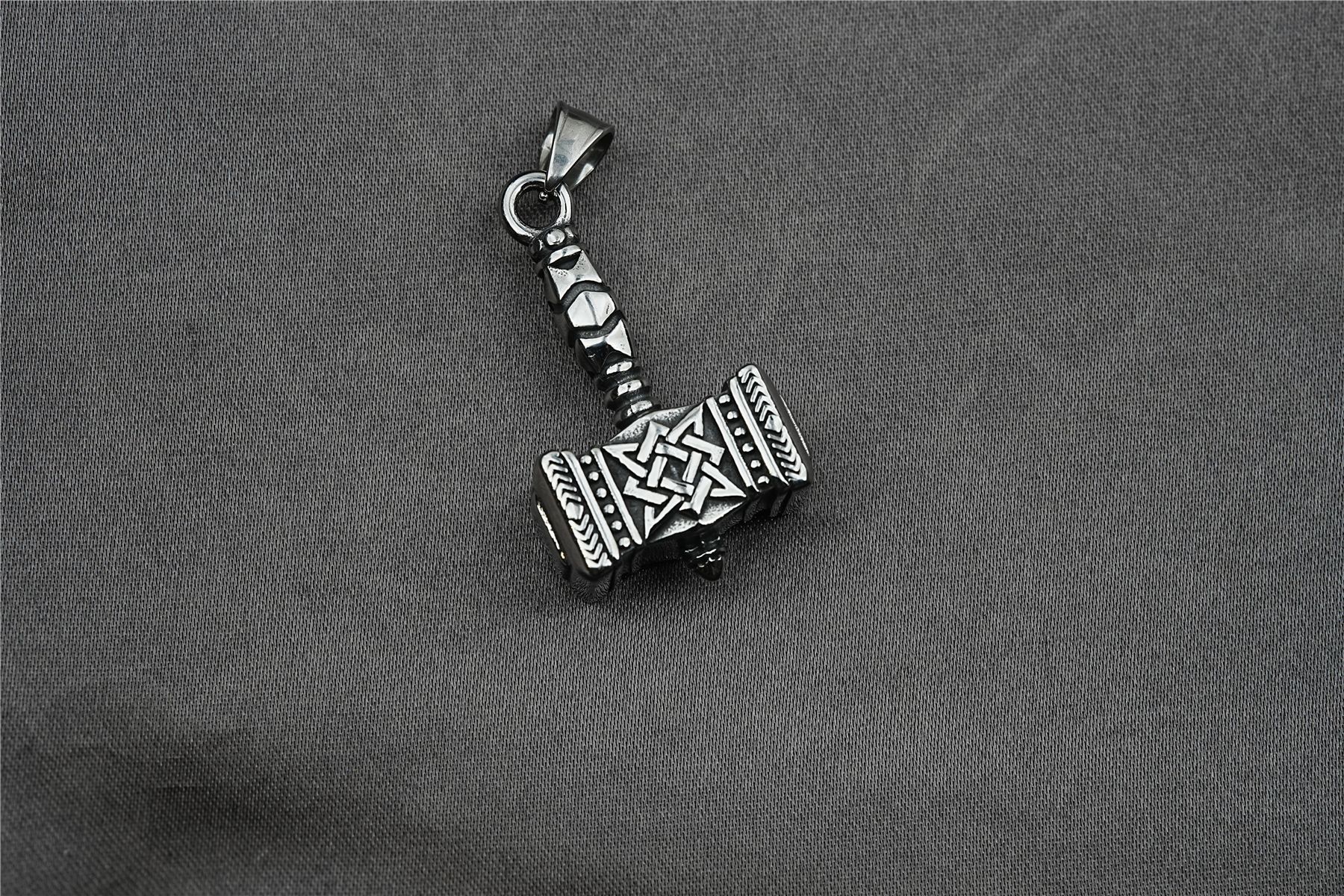 1 Piece Quantity Daily, Street Occasion Titanium Steel Material Retro Hammer Titanium Steel Men's Pendant Necklace Necklace Pendant