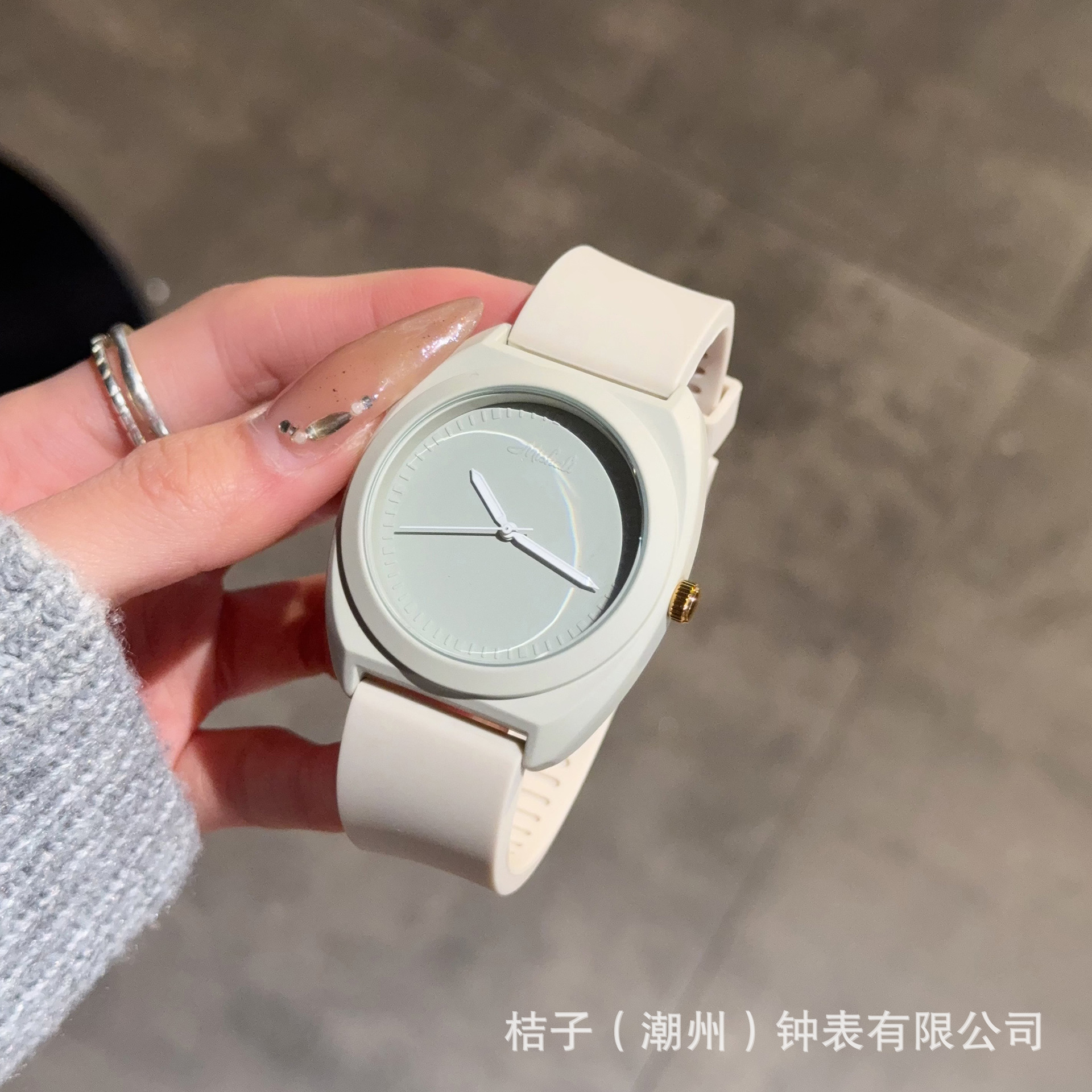 Dopamine Watch Women's High Sense Simple Fashion Sports Large Dial Quartz Women's Watch Student Couple's Watch 24043