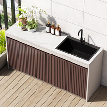 �����Ұ�´���ʯϴ��̨���X�Ͻ�һ�w������e����ʯ�^ˮ�۲���̨