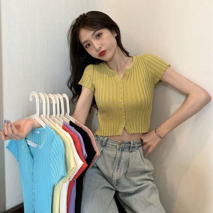 Black Cropped High-Waisted Knit Short-Sleeve T-Shirt for Women, Tight-Fitting Short Top, Summer Thin Button-Up Tee Black Cropped High-Waisted Knit Short-Sleeve T-Shirt for Women, Tight-Fitting Short Top, Summer Thin Button-Up Tee