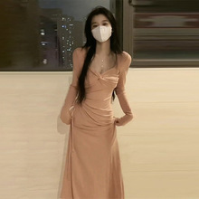 早秋装2024年新款后妈包臀长裙辣妹法式高级感长袖连衣裙子女秋季