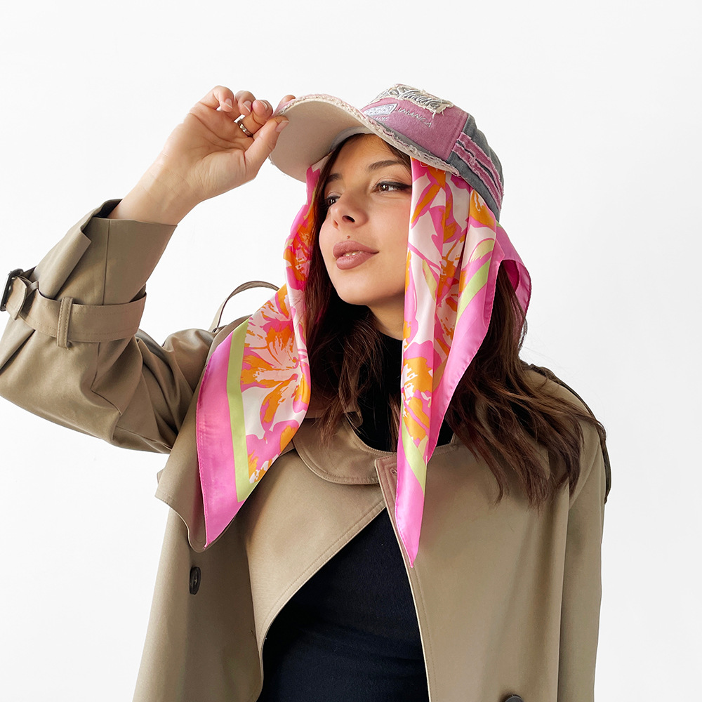 Femmes Élégant Rétro Pois Léopard Satin Écharpe En Soie display picture 9