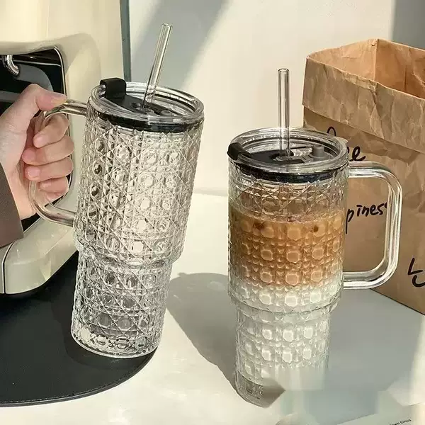 Straw Cup with Vertical Stripes, Glass Iced American Latte Cup, Juice Cold Drink Milk Cup, Jumbo Size, Cross-Border Exclusive, Light Luxury