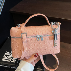 トレンディな新製品、女性向けのパーソナライズされたオーストリッチ柄のポータブルスモールスクエアバッグ、ファッショナブルな通勤、多用途、外国風、ハイエンドのクロスボディバッグ