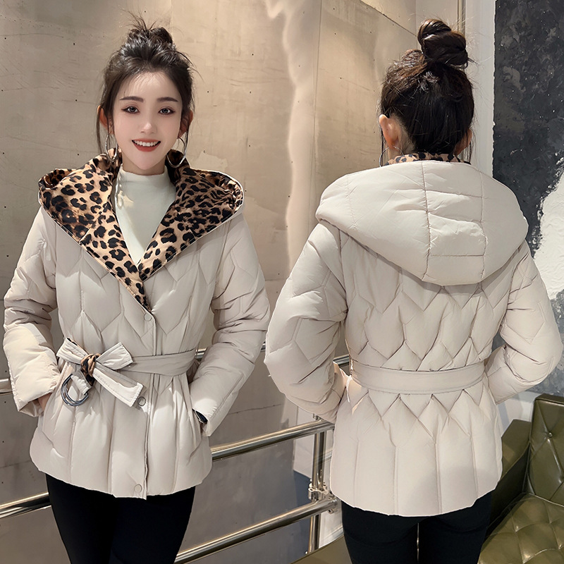 Algodón mujer corto encapuchado leopardo color contraste chaqueta de moda de invierno nuevo temperamento de algodón de estilo occidental