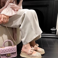 夏の包頭サンダル女性2025新型レースネット糸抜き通気厚底靴草編み漁師靴とスカート