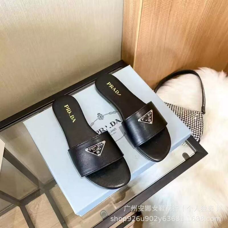 2024 French High-Bottom Flats Versatile Triangle Logo Outer Slippers Vacation Beach Sandals Slippers Women's Summer
