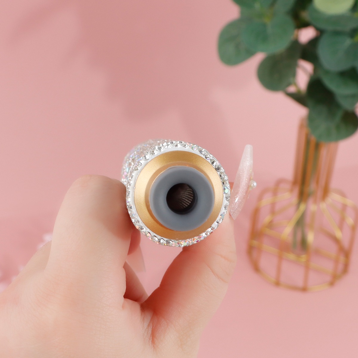 Cross-Border Hot-Selling Rhinestone-Encrusted Ashtray, Exquisite Full-Diamond Anti-Fly Ash Stainless Steel Creative Diamond-Encrusted Car Ashtray with Lid