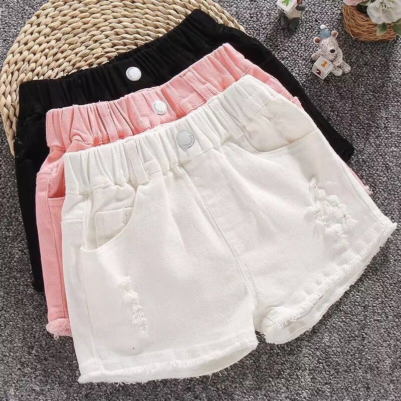 Girls' denim shorts, summer style, 2026 new look, fashionable, suitable for medium and large children, versatile and thin style for summer wear.