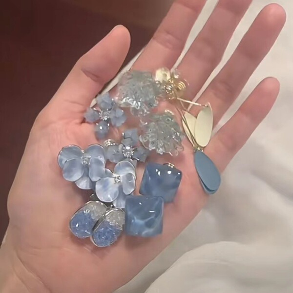 Blue fresh fashionable earrings