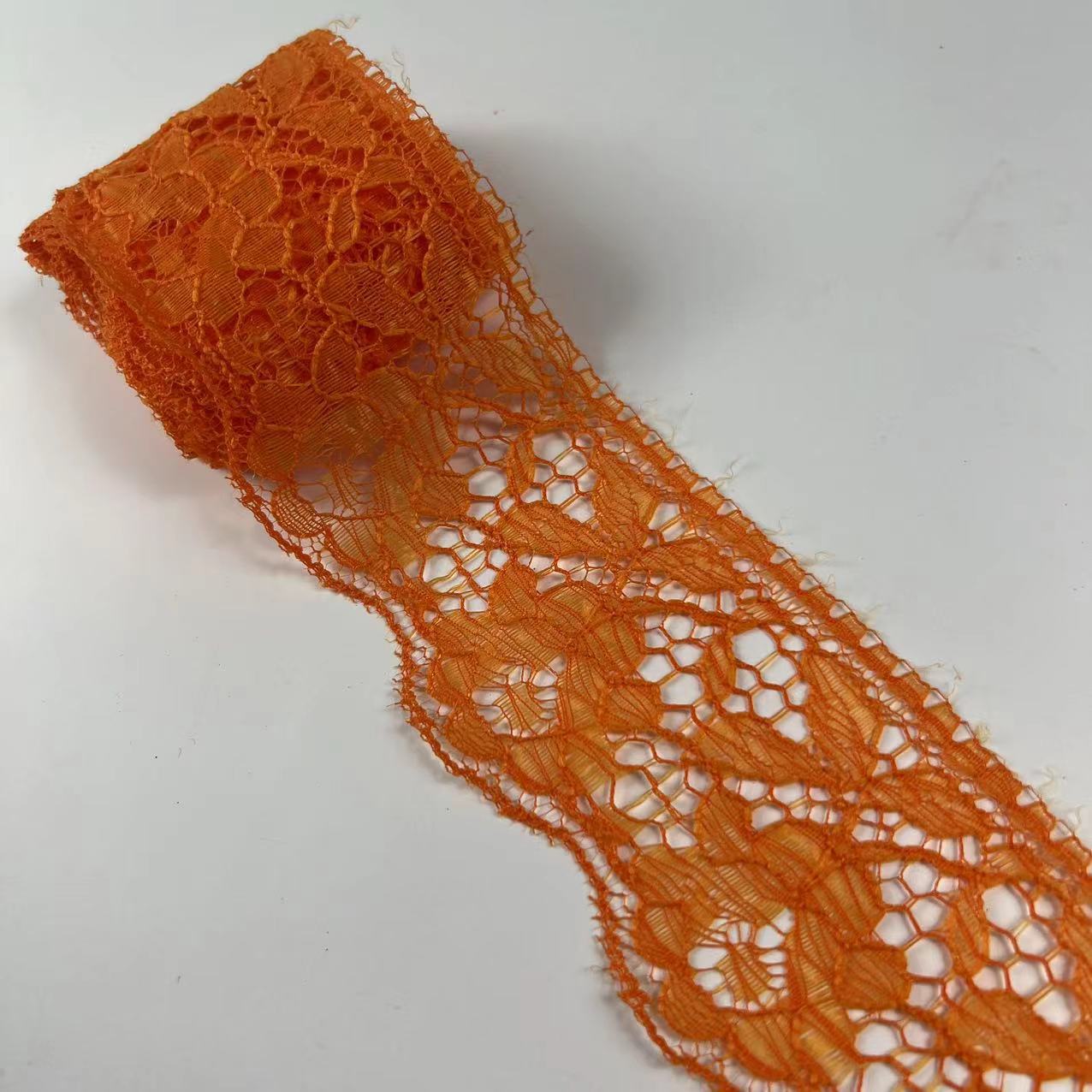 Suministro directo de fábrica 6cm encaje ropa textil para el hogar falda collar accesorios encaje color no elástico material de poliéster al por mayor