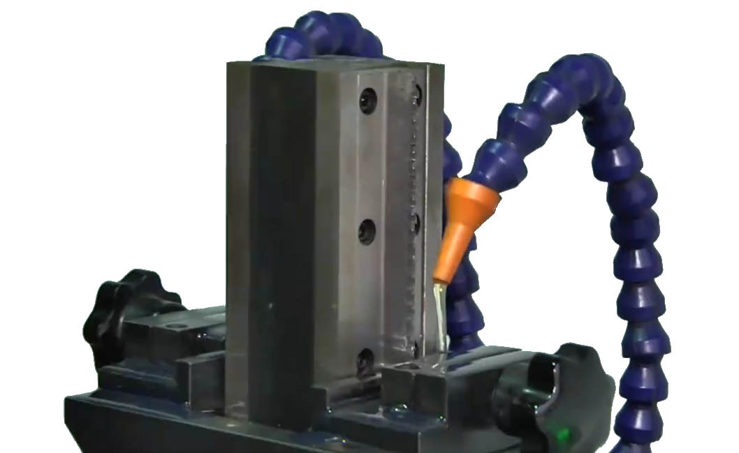 冲击拉刀试验机中