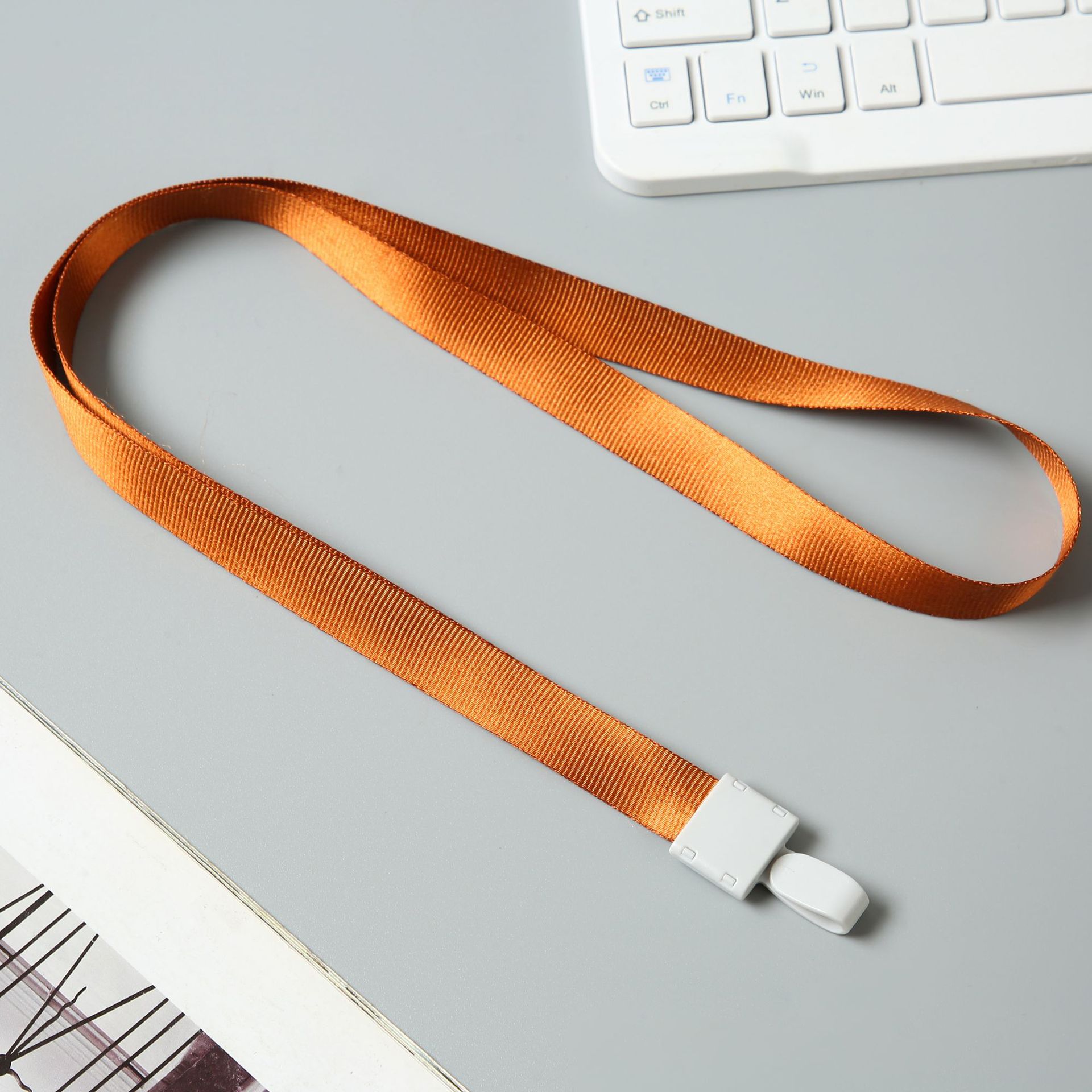 Juego de tarjetas de identificación cordón procesamiento al por mayor impresión l cuerda de tarjeta de estudiante exhibición gancho de plástico de oficina del campus cordón de protección ambiental