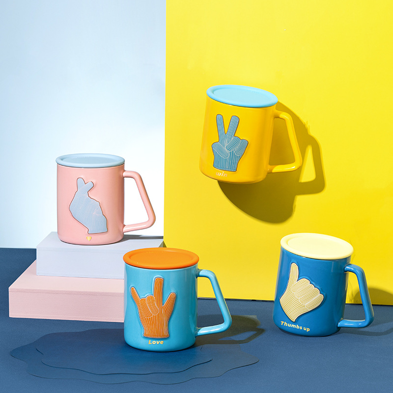 Fábrica de gestos creativos de Liling tazas de cerámica tazas de café tazas de marca tazas de cerámica regalo de vacaciones al por mayor tazas de cerámica