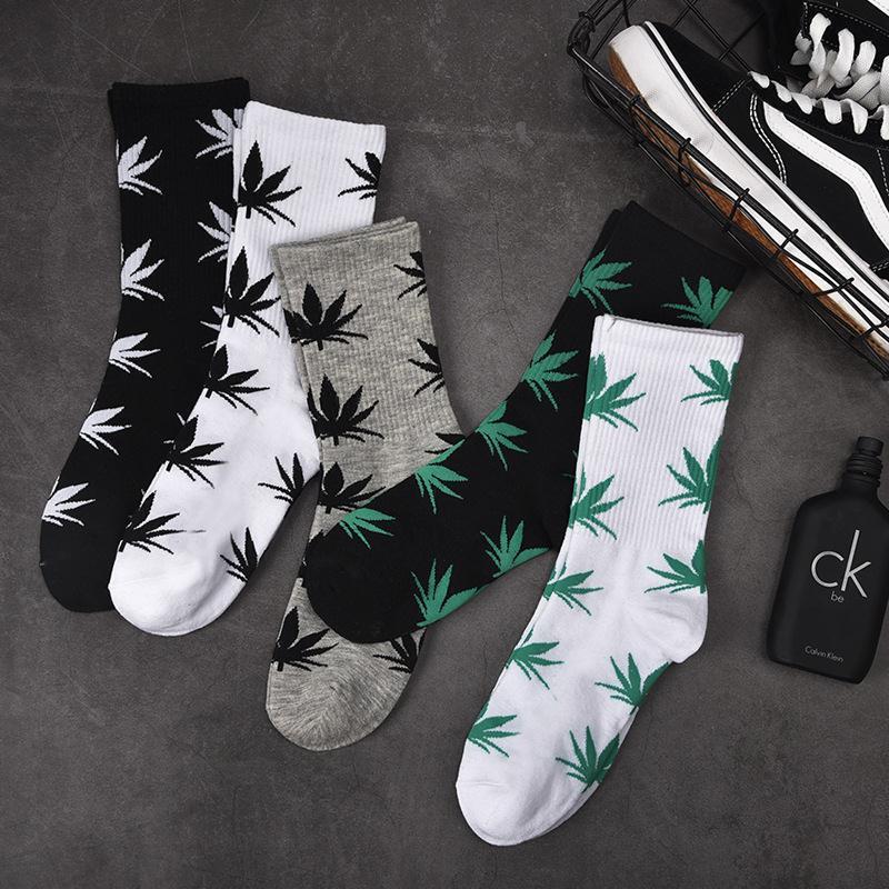 Maple leaf socks men and women couple personality all-match Fashion Street hip hop fashion Sports mid-calf stockings high-top women's Maple leaf socks men and women couple personality all-match Fashion Street hip hop fashion Sports mid-calf stockings high-top women's