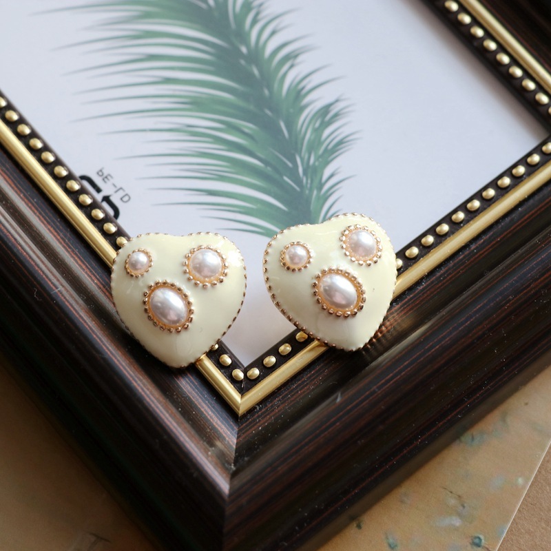 Retro Glaze Heart-shaped Simple Earrings display picture 5