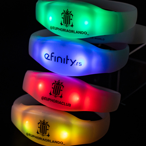 LED Light-Up Wristband for Outdoor Concerts - Cheer Prop with 15 Colors Remote Control