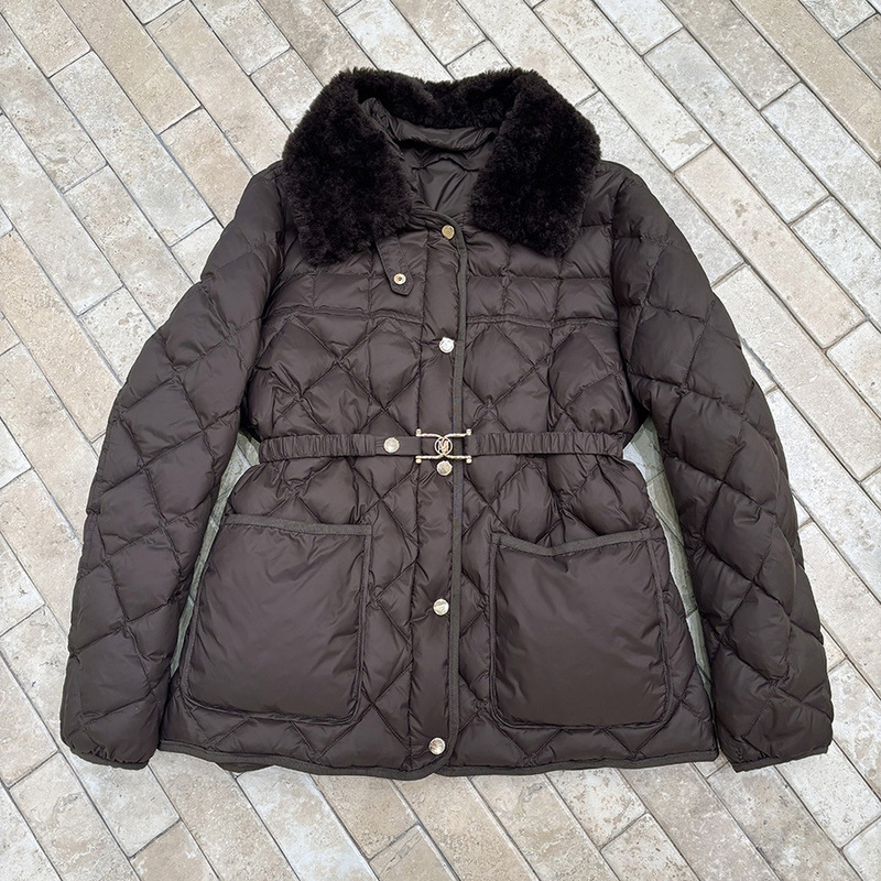 2026 Autumn/Winter European Fashion Short Imitation Lamb Wool 90% Down Quilted Down Jacket Women's Winter Coat Foreign Trade Model 2026 Autumn/Winter European Fashion Short Imitation Lamb Wool 90% Down Quilted Down Jacket Women's Winter Coat Foreign Trade Model