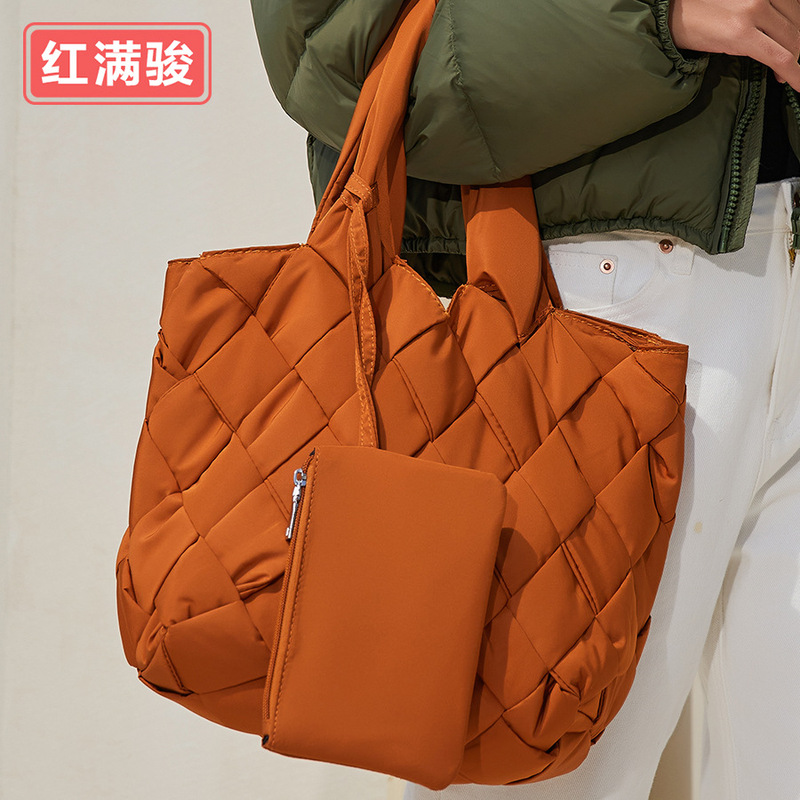 New Bag 2025 Cotton-Filled Plaid Woven Bag Large Capacity Casual Retro Tote Bag Cross-Border Niche Women's Bag