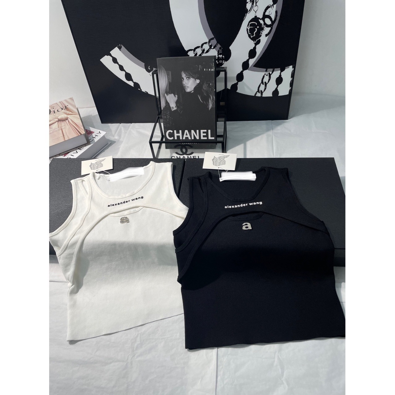 

designer haute coutureaw23ss new summer hollow letter tank with leather letter matching hollow careful machine design spicy girl tank top, White