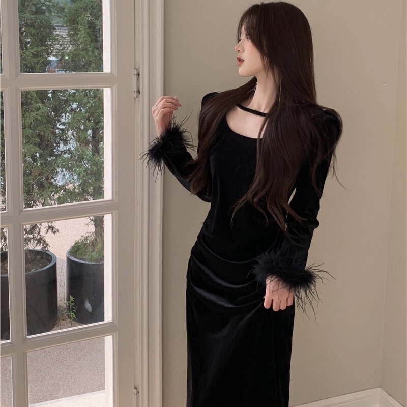 Hepburn velvet little black dress with unique design, long dress with French retro style, waist-cinching, slimming and elegant Hepburn velvet little black dress with unique design, long dress with French retro style, waist-cinching, slimming and elegant
