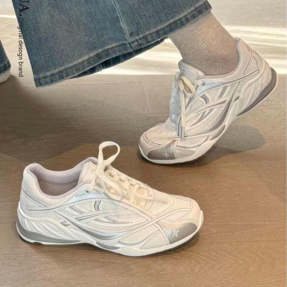 La red coreana transpirable con suela gruesa Agan De zapatos de entrenamiento para mujeres 2026 primavera nuevos zapatos de correr deportivos casuales ligeros y cómodos