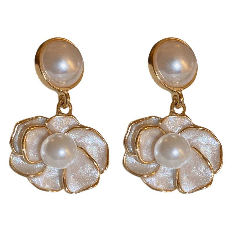 Oro real electrochapado aguja de plata gota aceite perla flor pendientes blanco simple del todo-fósforo pendientes de lujo ligero de moda