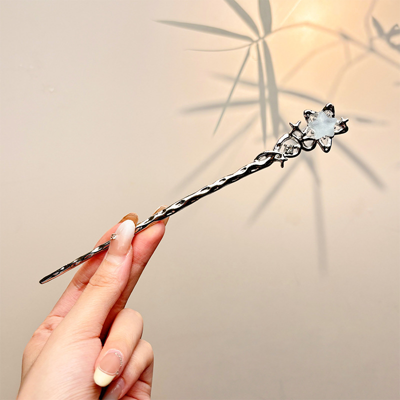 Retro simple nicho de alta estética oriental diseño de cabello de flores de frascos de estilo antiguo cabello