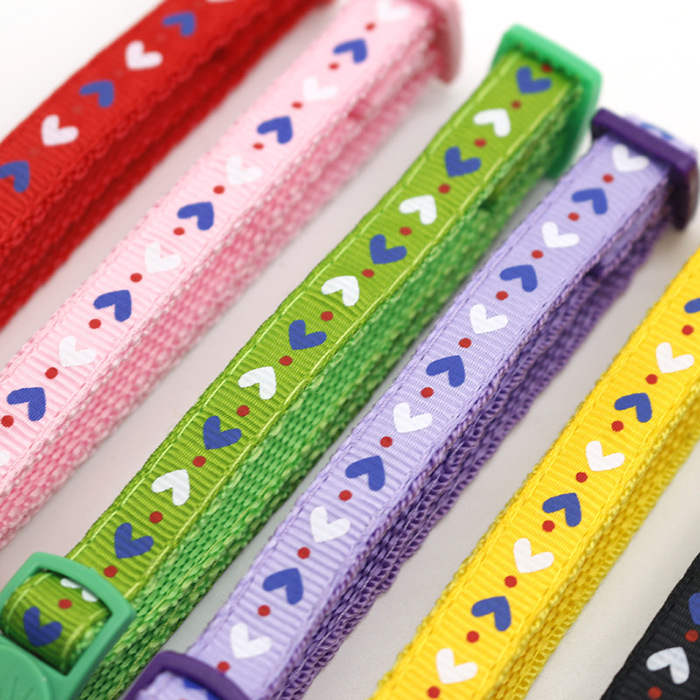 TM caliente de dibujos animados huellas de pie pequeño collar de gato con collar de mascota con collar Garfield fiesta vestido collar corbata