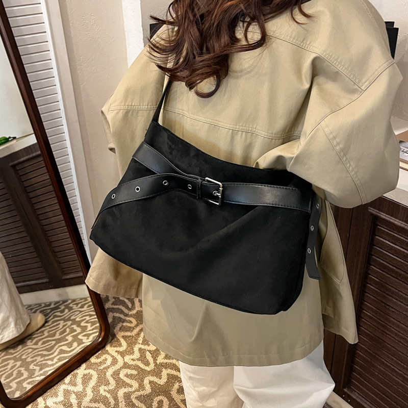 Transfronterizo mochila de seda esmerizada bolsa de gran capacidad para mujeres 2025 nuevo retro bolso de hombro lazo viento mochila