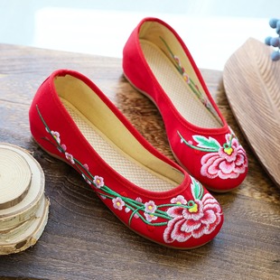 Cloth Shoes Women's Embroidered Shoes Ethnic Style Wide Foot Beef Tendon Soft Flat Square Dance Mother Spring and Autumn Embroidered Red Shoes