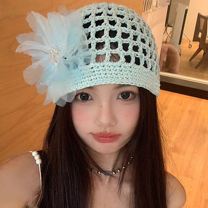 女性用の春夏の手織り中空つば帽子、エスニックスタイルのフックフラワー、タッセルストラップ、プルオーバーニット帽、多用途|undefined