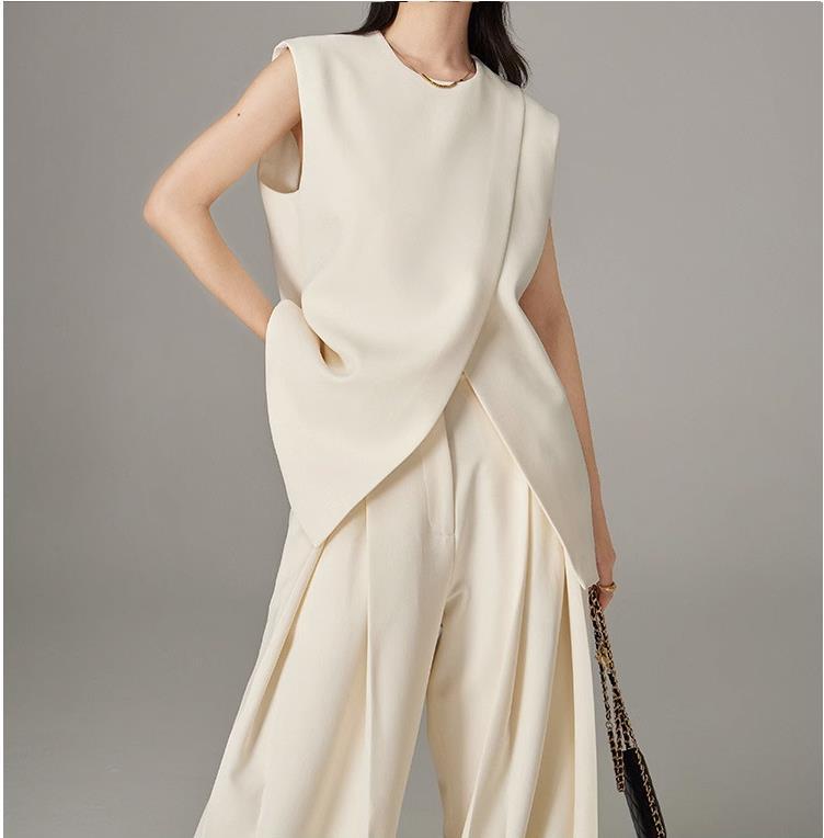 GraceChic Cross-Border Anzugweste aus robustem Twist-Gewebe mit dreidimensionalem Schnitt, asymmetrischer Silhouette und drapierter Doppelfalte für eine schlankmachende Silhouette_voghion.com