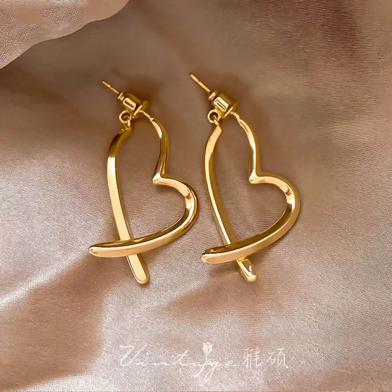 황금 사랑 귀걸이