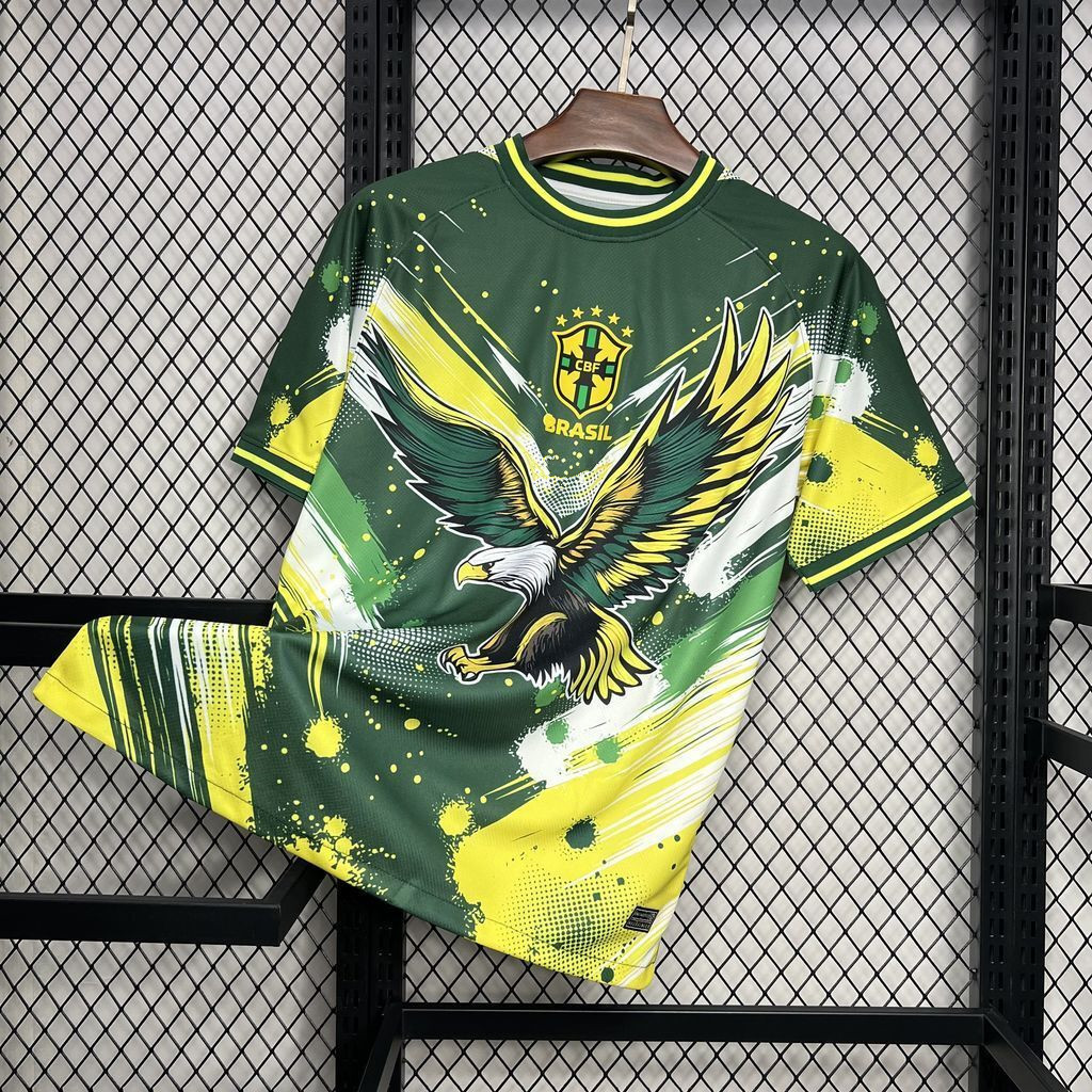 2425 Águila verde brasileña