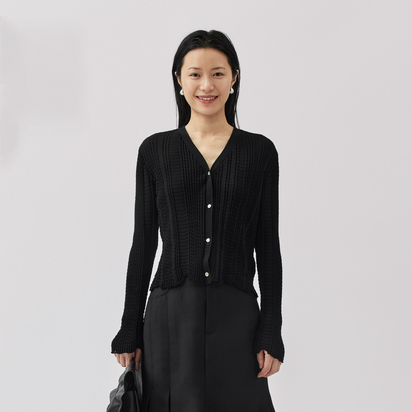Elegant V-neck knitted cardigan for women, new autumn 2026 style, simple and versatile, vertical ribbed, soft and comfortable open-front cardigan.